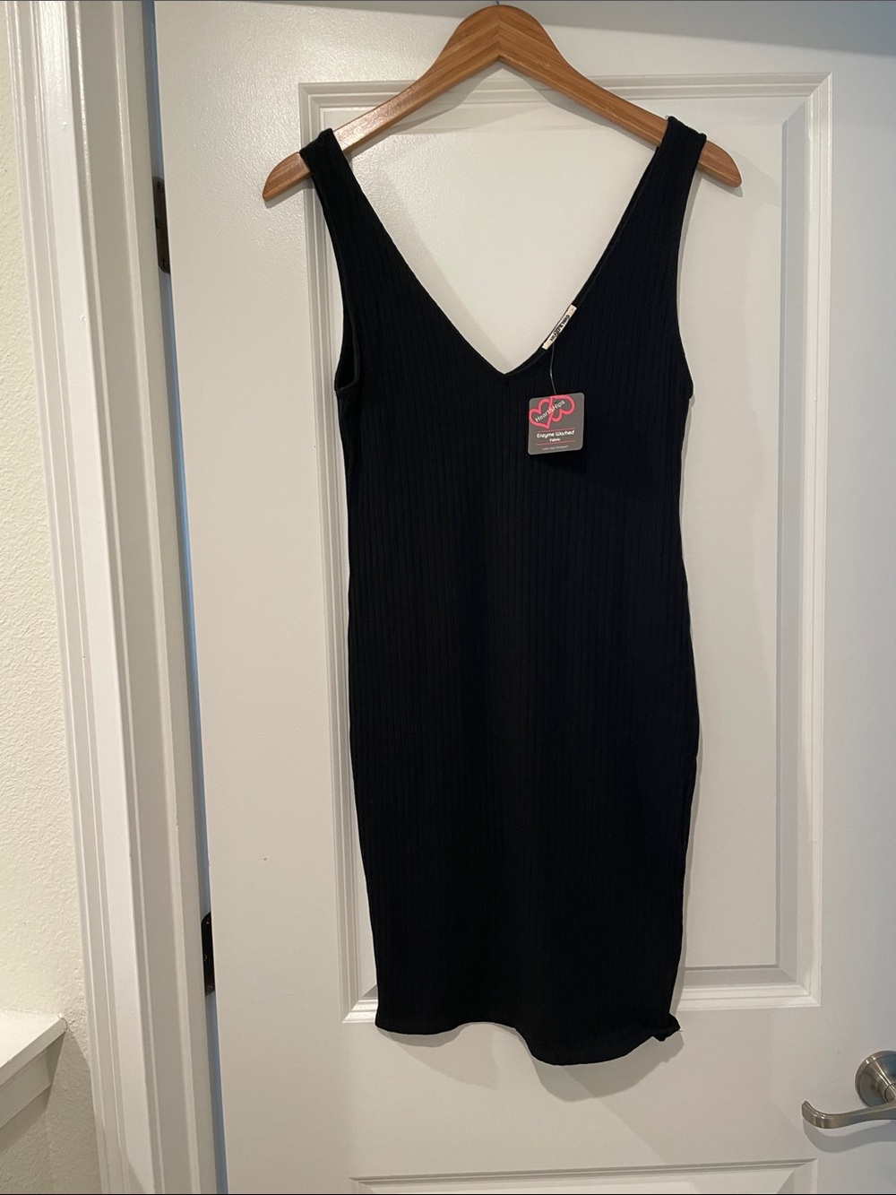Heart Hips Black Ribbed V-Neck Tank Dress large nwt